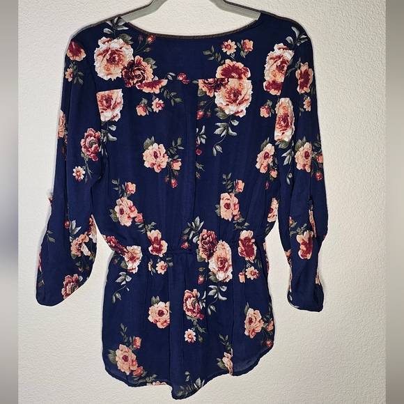 J for Justice Women's Floral Snitched Waist Blouse Zipper V-Neck 3/4 Sleeve Top - Picture 3 of 7